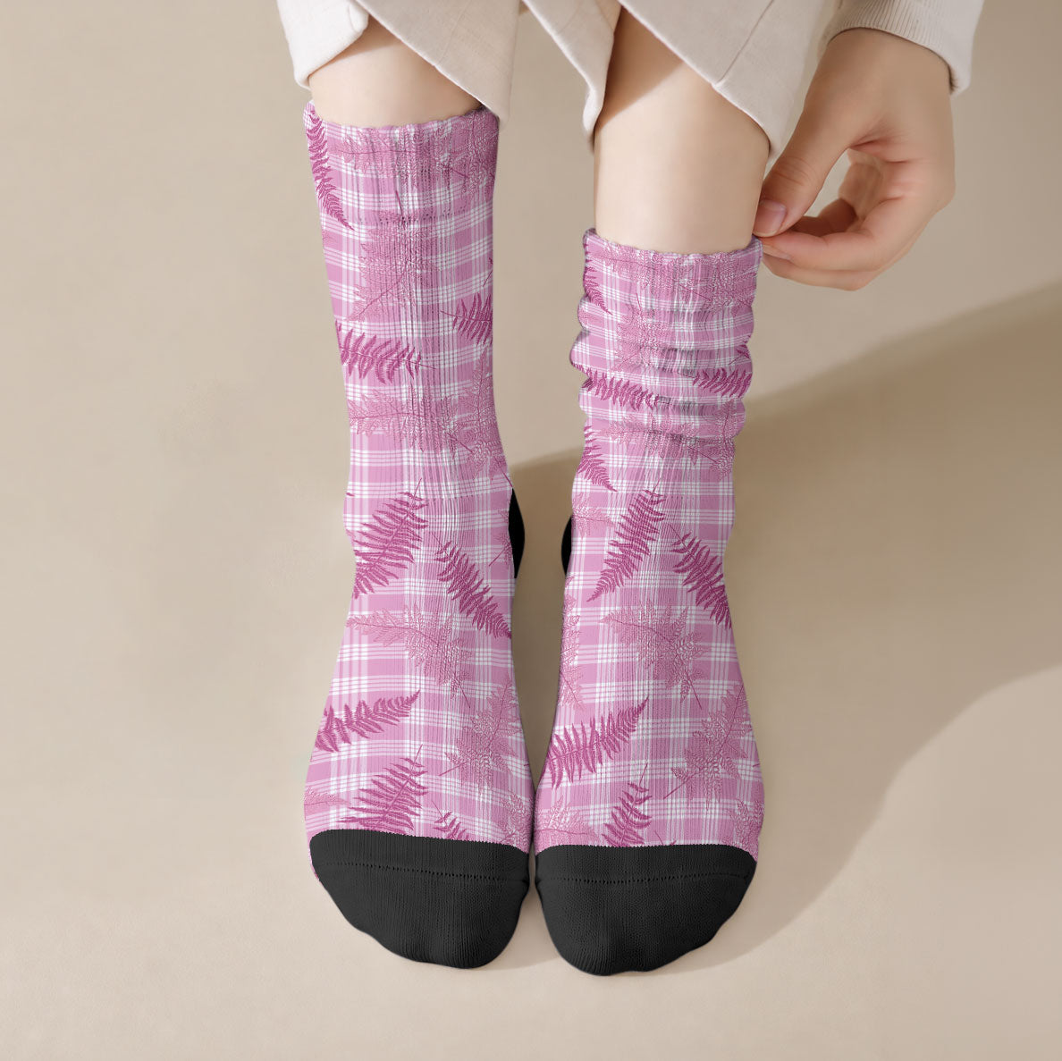 Purple Palaka Hawaii Palapalai Crew Socks Hawaiian Fern LT14 Crew Socks Purple - Polynesian Pride