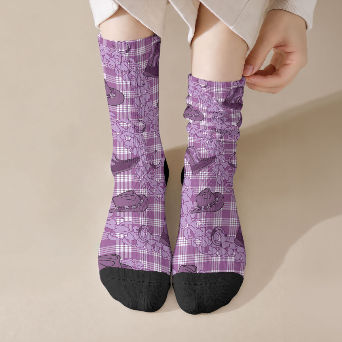 Purple Palaka Hawaii Cowboy Crew Socks Puakenikeni Lei Paniolo Papale Seamless Vibes LT14 Crew Socks Purple - Polynesian Pride