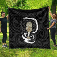 Black New Zealand Eel Quilt Aotearoa Maori Tuna With Kotiate Weapon LT14 - Polynesian Pride