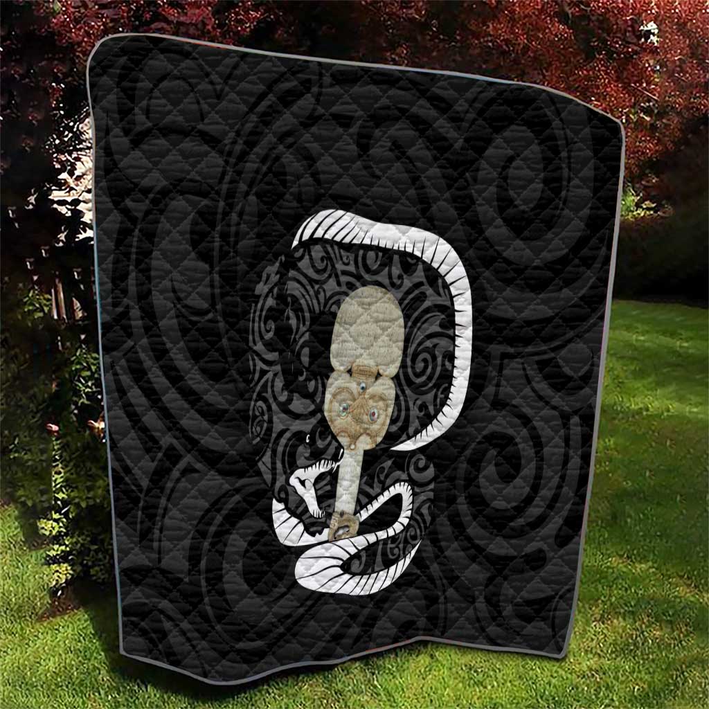 Black New Zealand Eel Quilt Aotearoa Maori Tuna With Kotiate Weapon LT14 - Polynesian Pride
