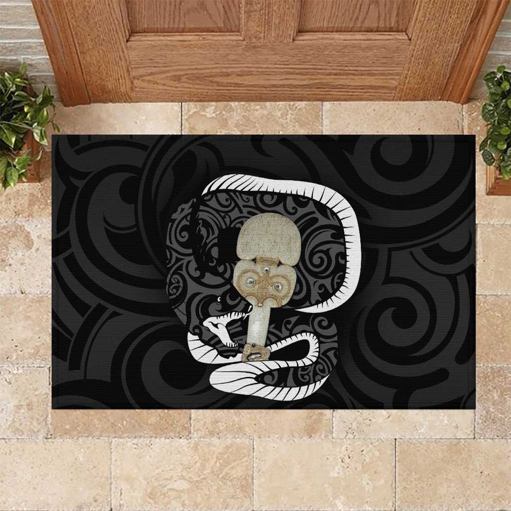 Black New Zealand Eel Rubber Doormat Aotearoa Maori Tuna With Kotiate Weapon LT14 Black - Polynesian Pride