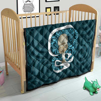 Turquoise New Zealand Eel Quilt Aotearoa Maori Tuna With Kotiate Weapon LT14 - Polynesian Pride