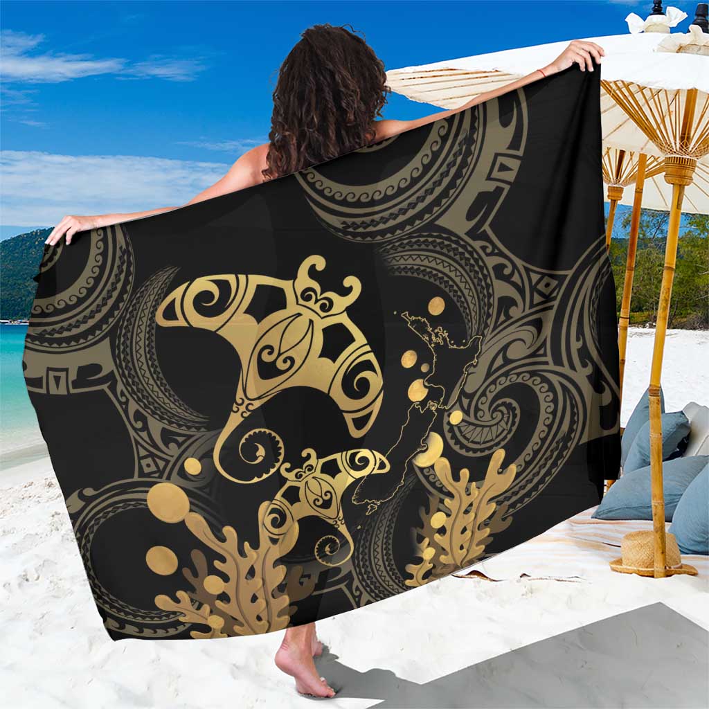 Black And Gold Aotearoa Whai Sarong NZ Stingrays Maori Curves Style LT14 One Size 44 x 66 inches Gold - Polynesian Pride