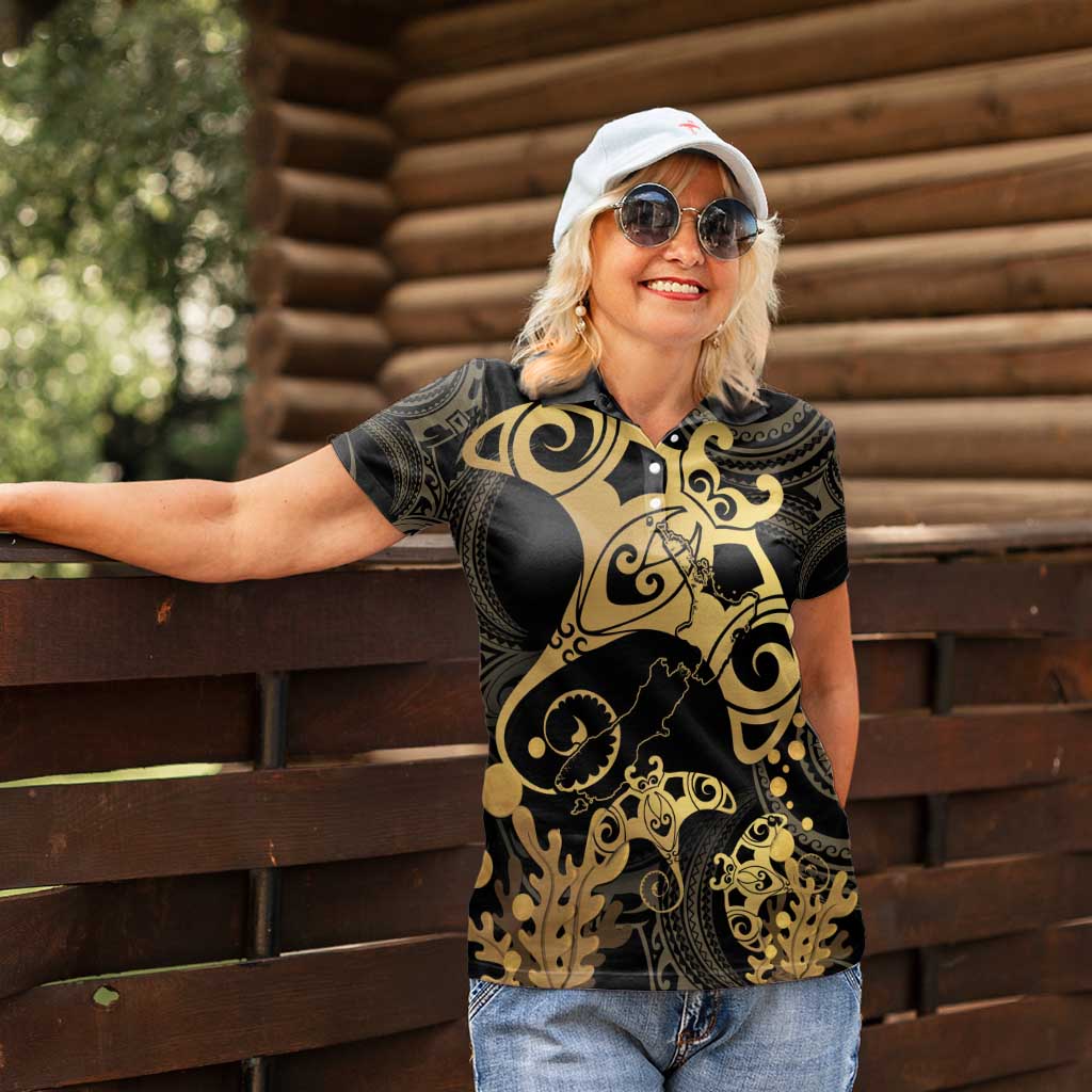 Black And Gold Aotearoa Whai Women Polo Shirt NZ Stingrays Maori Curves Style LT14 - Polynesian Pride