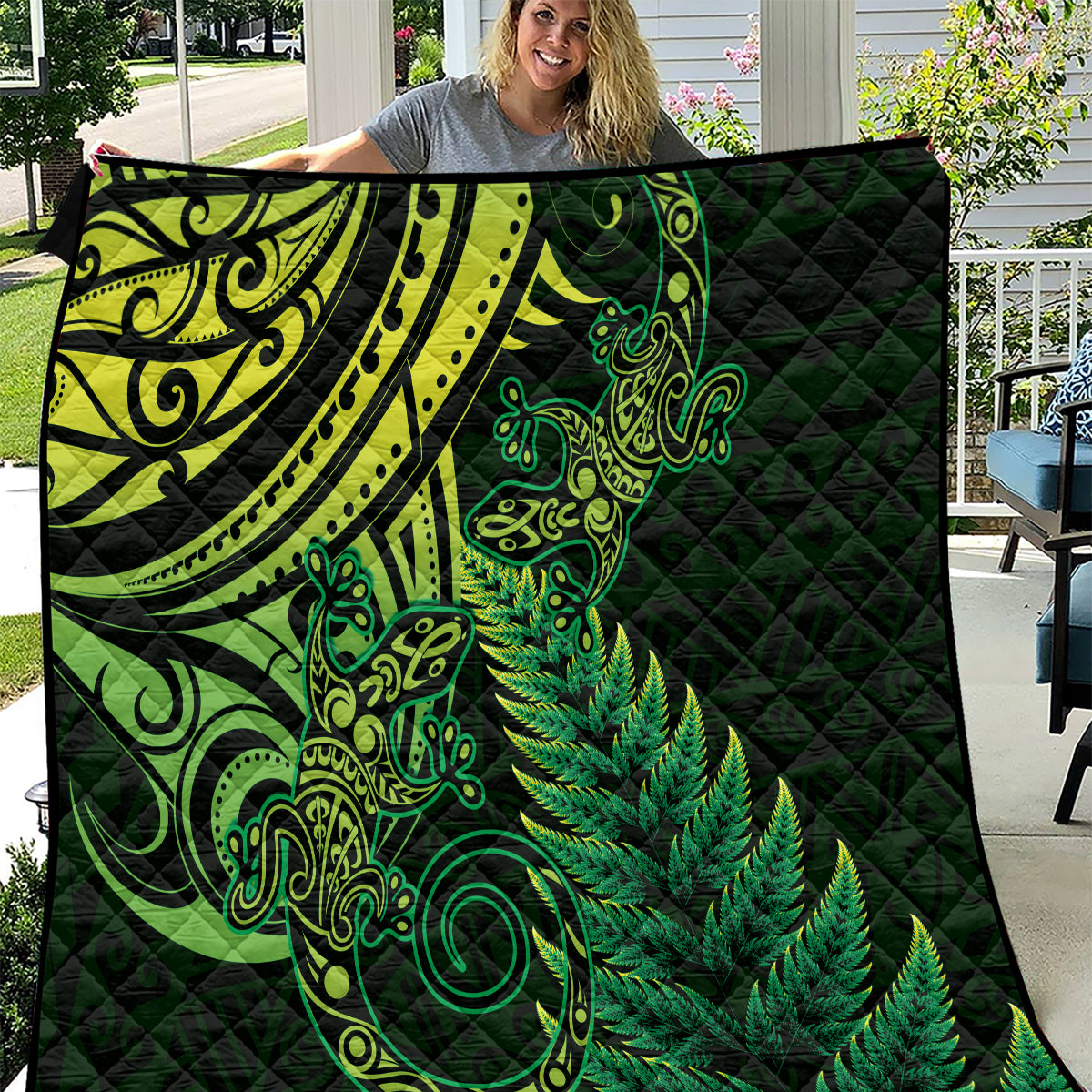 New Zealand Lizard Quilt Silver Fern Aotearoa Maori Green Version