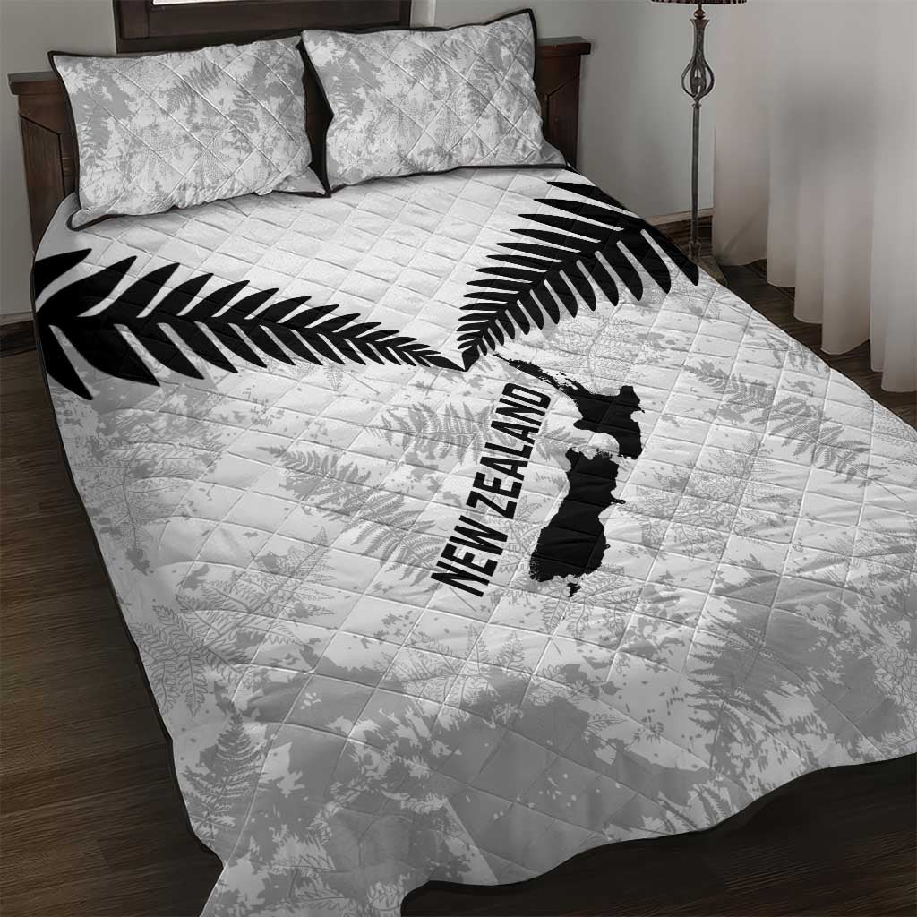 Custom New Zealand Silver Fern Football Quilt Bed Set Go Aotearoa Grunge White LT14 White - Polynesian Pride