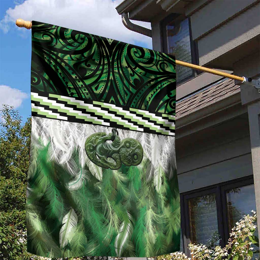 Green Traditional Cloak Aotearoa Garden Flag Maori Paua Shell Korowai Pattern LT14 - Polynesian Pride