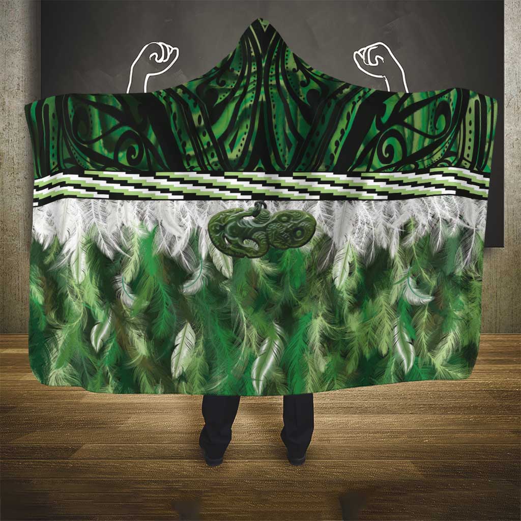 Green Traditional Cloak Aotearoa Hooded Blanket Maori Paua Shell Korowai Pattern LT14 - Polynesian Pride