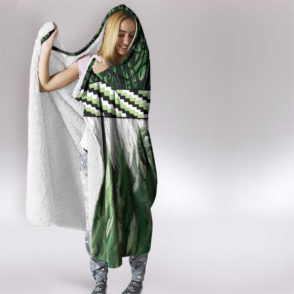Green Traditional Cloak Aotearoa Hooded Blanket Maori Paua Shell Korowai Pattern LT14 - Polynesian Pride