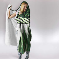 Green Traditional Cloak Aotearoa Hooded Blanket Maori Paua Shell Korowai Pattern LT14 - Polynesian Pride