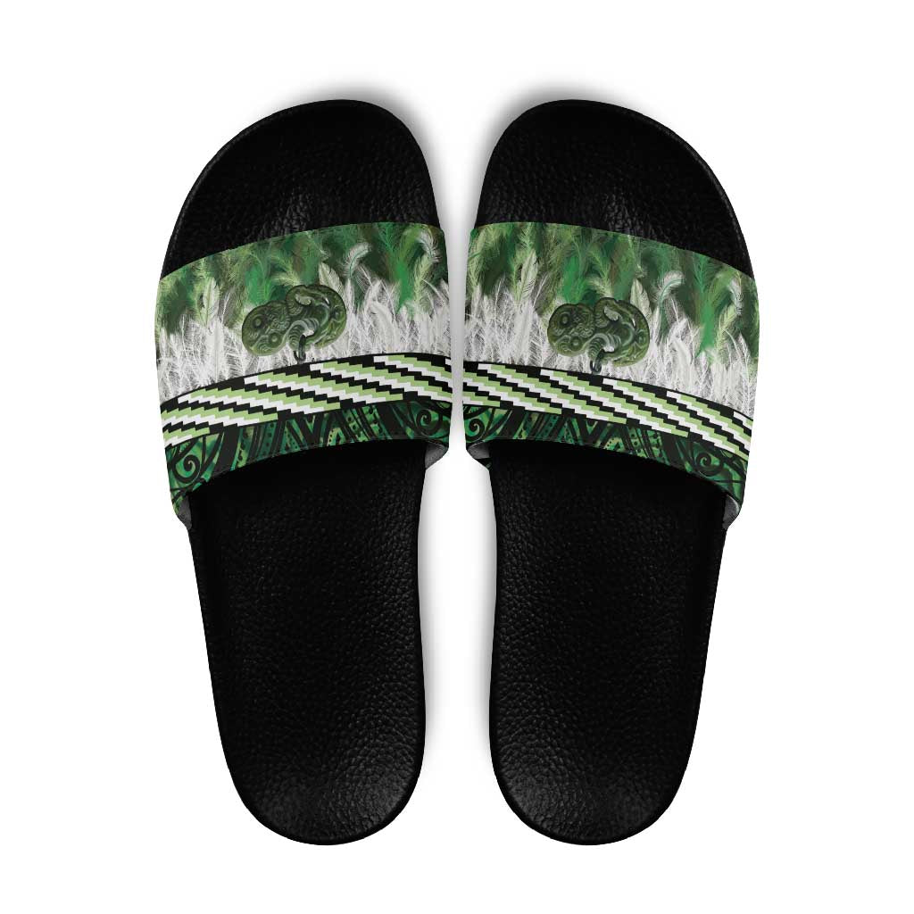 Green Traditional Cloak Aotearoa Slide Sandals Maori Paua Shell Korowai Pattern LT14 Green - Polynesian Pride