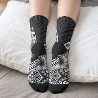 Hawaii Surfing Personalized Crew Socks Born To Surf Tiki Hawaiian Pattern LT14 - Polynesian Pride