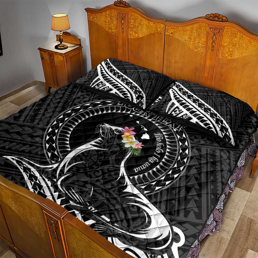 Personalised Hawaii Monk Seal Quilt Bed Set Polynesian Tattoo With Tropical Flowers - Black LT14 - Polynesian Pride