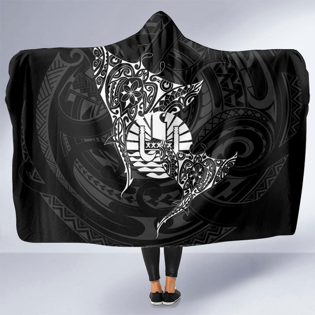 French Polynesia Manta Ray Tattoo Hooded Blanket Tahiti Hahalua Turtle Shark Black Color LT14 One Size Black - Polynesian Pride
