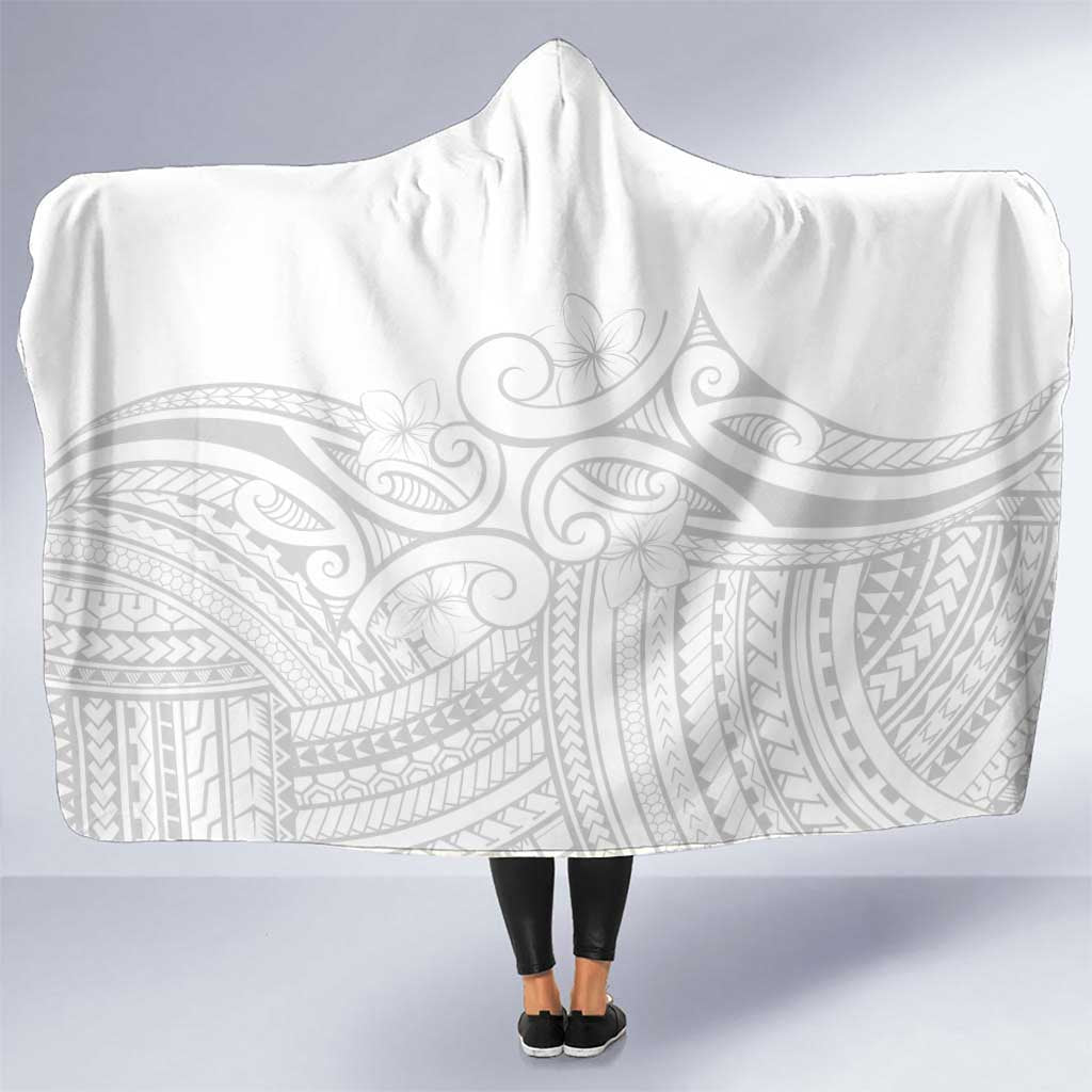 Polynesia White Sunday Hooded Blanket Plumeria Polynesian Tribal Grey Color LT14 One Size White - Polynesian Pride