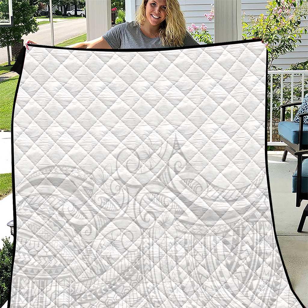 Polynesia White Sunday Quilt Plumeria Polynesian Tribal Grey Color LT14 White - Polynesian Pride