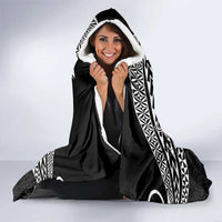 Personalised Pohnpei Nukuoro Micronesia Hooded Blanket Polynesian Tattoo Curves Black Version LT14 - Polynesian Pride