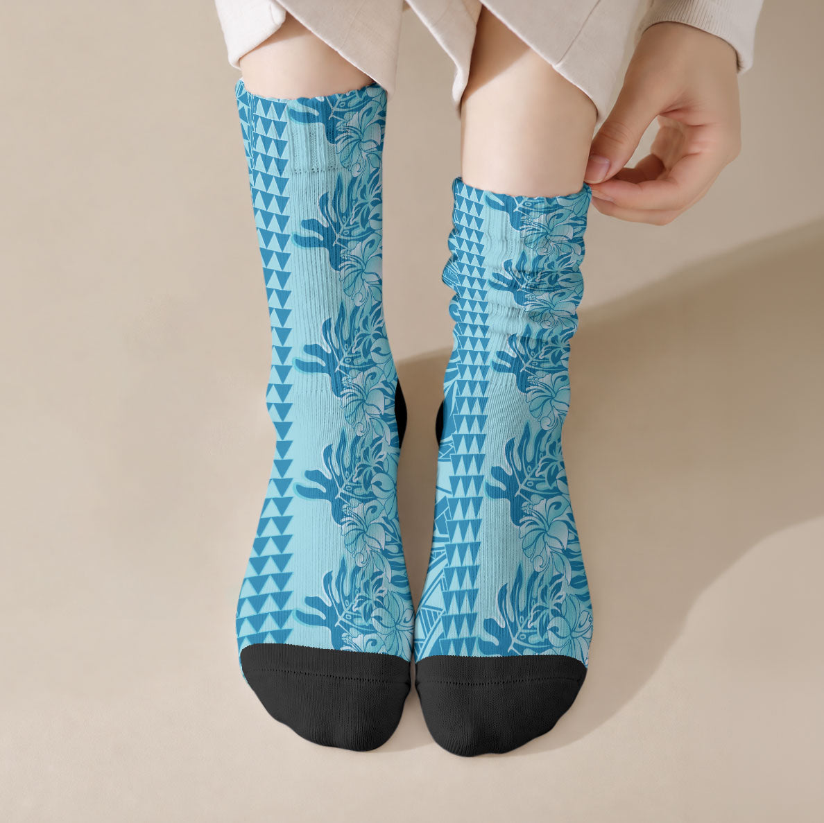 Cyan Hibiscus Monstera Seamless Kakau Hawaii Crew Socks LT14 Crew Socks Cyan - Polynesian Pride