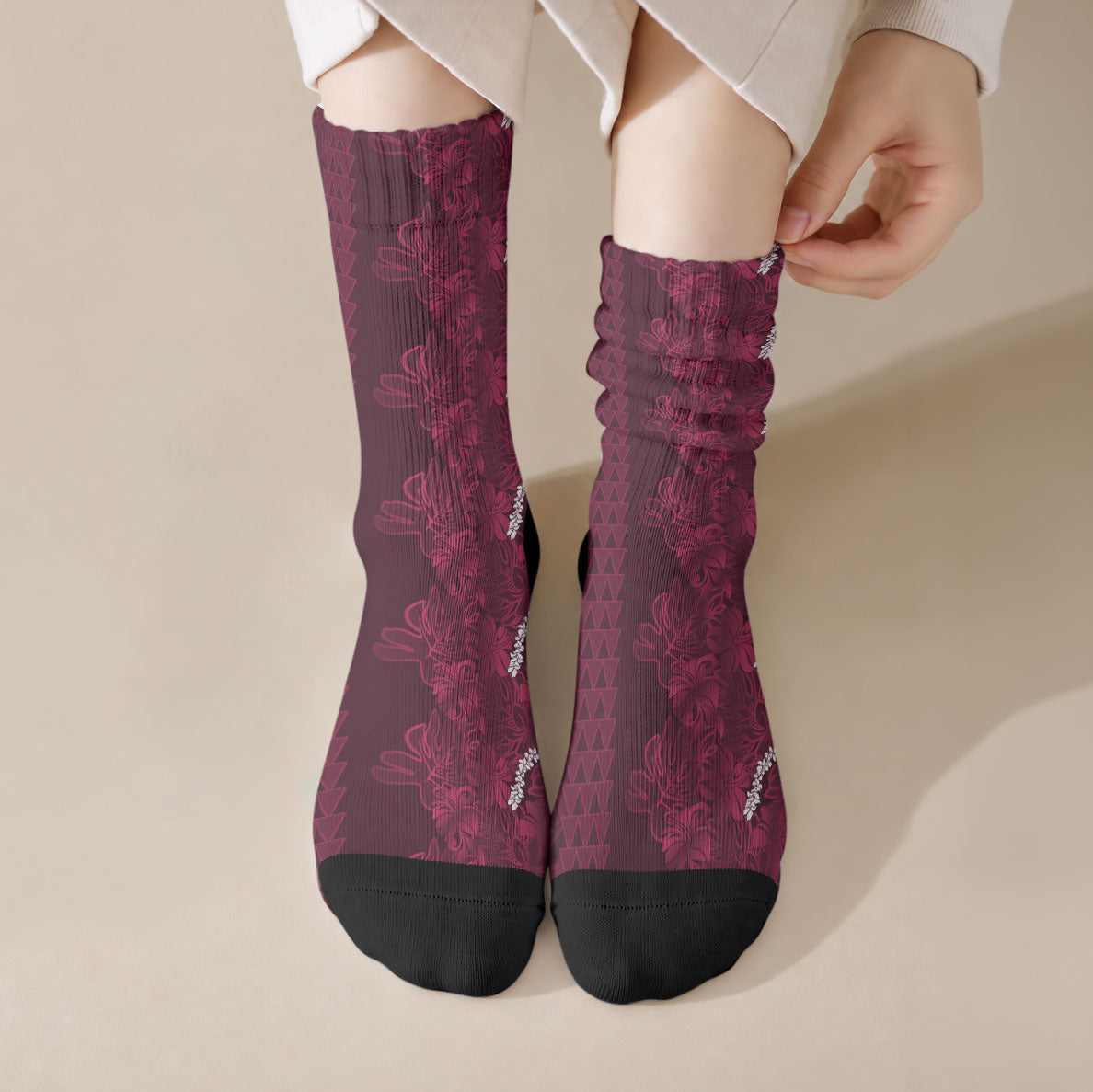 Burgundy Hibiscus Monstera Seamless Kakau Hawaii Crew Socks LT14 Crew Socks Burgundy - Polynesian Pride