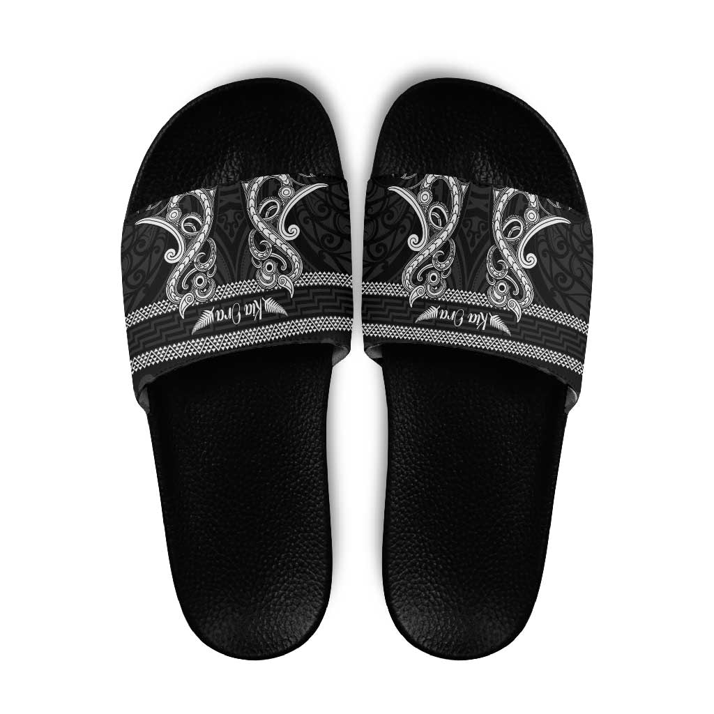 Kia Ora New Zealand Slide Sandals Maori Language Week Pango Taniko Motif LT14 Black - Polynesian Pride