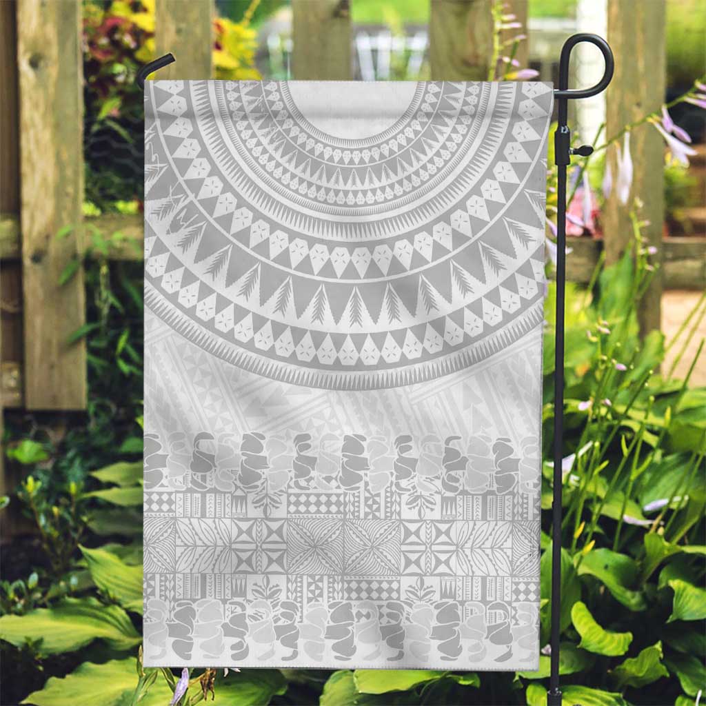 Niue White Sunday Garden Flag Tapu Fanau Ia Puakenikeni Hiapo Pattern LT14 Garden Flag White - Polynesian Pride