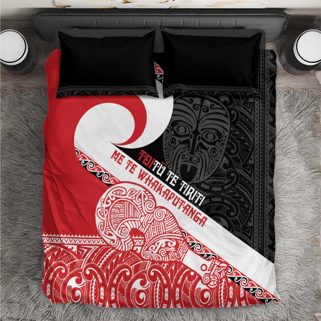 Toitu Te Tiriti Me Te Whakaputanga Bedding Set Maori Wahaika With Haka Face LT14 Red - Polynesian Pride
