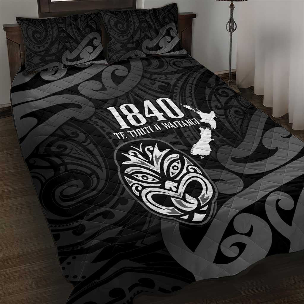 New Zealand 1840 Waitangi Day Quilt Bed Set Aotearoa Haka Mask - Black Version LT14 Black - Polynesian Pride