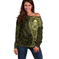 New Zealand Skull Darts Off Shoulder Sweater Aotearoa Maori Chest Tattoo Stylized Gold LT14 Women Gold - Polynesian Pride