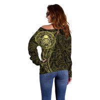 New Zealand Skull Darts Off Shoulder Sweater Aotearoa Maori Chest Tattoo Stylized Gold LT14 - Polynesian Pride