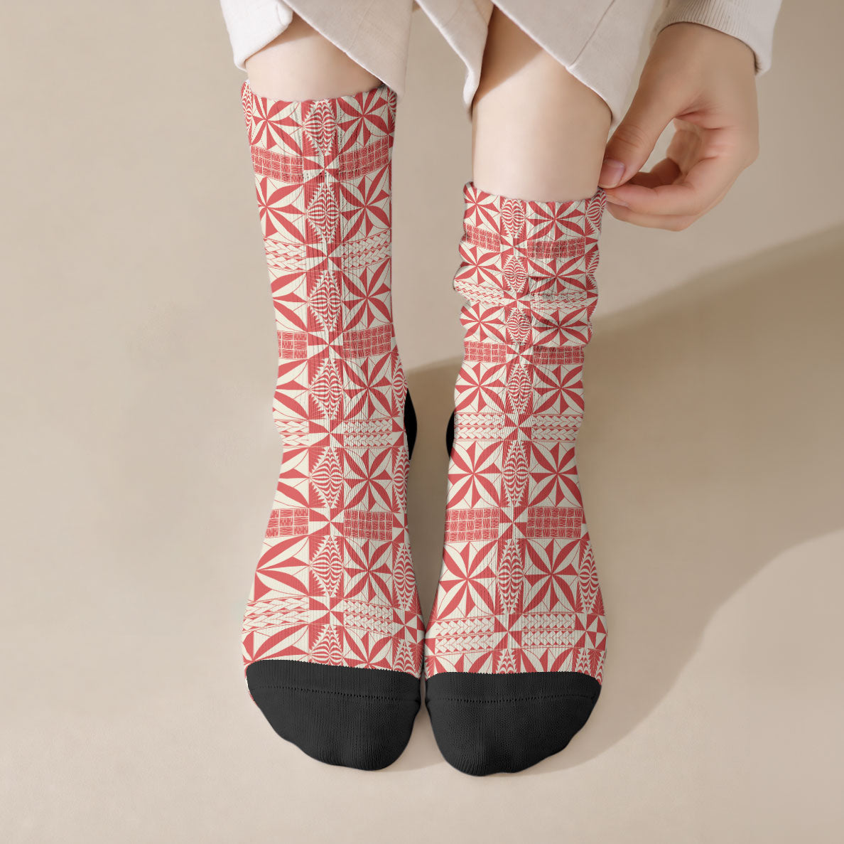 Red Ngatu Pattern Malo e Lelei Tonga Crew Socks