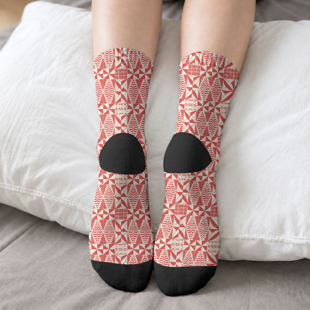 Red Ngatu Pattern Malo e Lelei Tonga Crew Socks