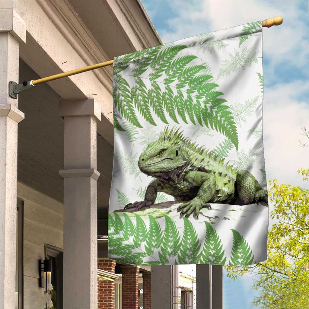 Green New Zealand Tuatara Garden Flag Aotearoa Sphenodon Punctatus Silver Fern