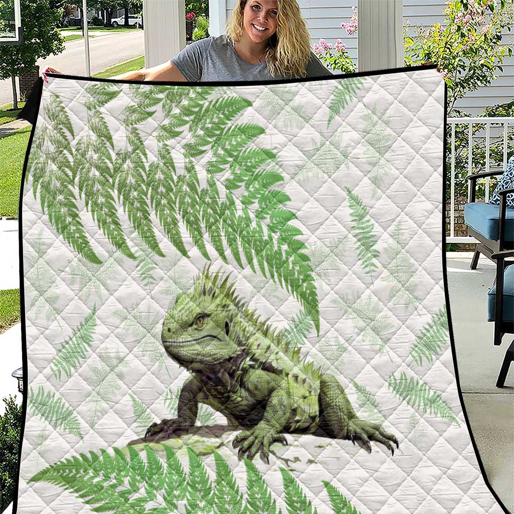 Green New Zealand Tuatara Quilt Aotearoa Sphenodon Punctatus Silver Fern