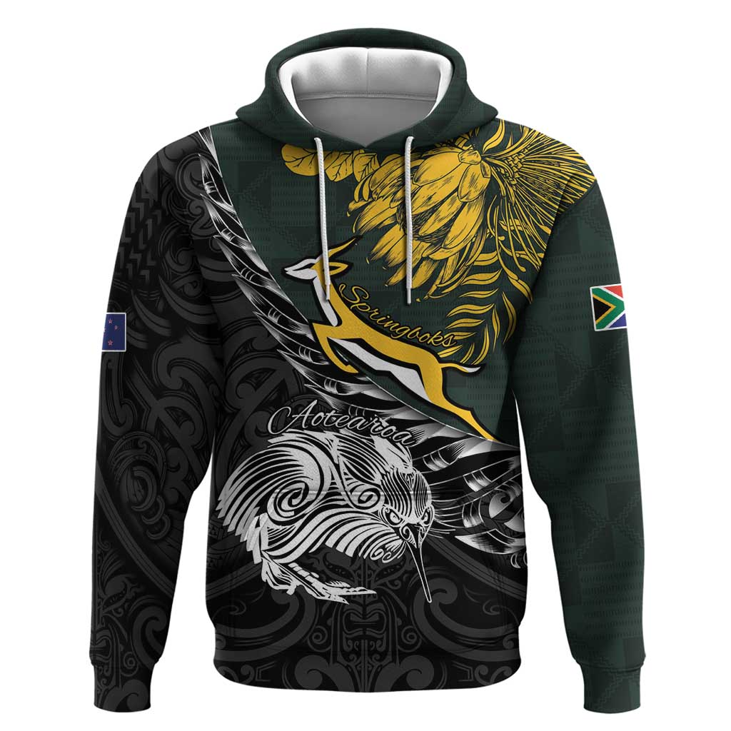 New Zealand and South Africa Rugby Personalised Hoodie Maori Kiwi With Springboks LT15 Pullover Hoodie Black - Polynesian Pride
