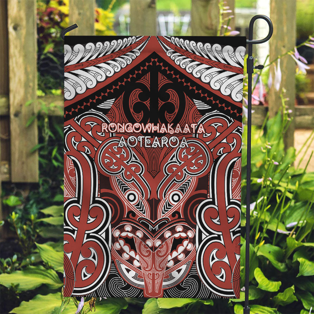 Aotearoa Iwi Rongowhakaata Garden Flag Maori Kowhaiwhai Pattern LT19 Garden Flag Red - Polynesian Pride