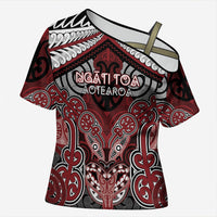 Aotearoa Iwi Ngati Toa Personalised Cross Shoulder Shirt Maori Kowhaiwhai Pattern LT19 Female Red - Polynesian Pride