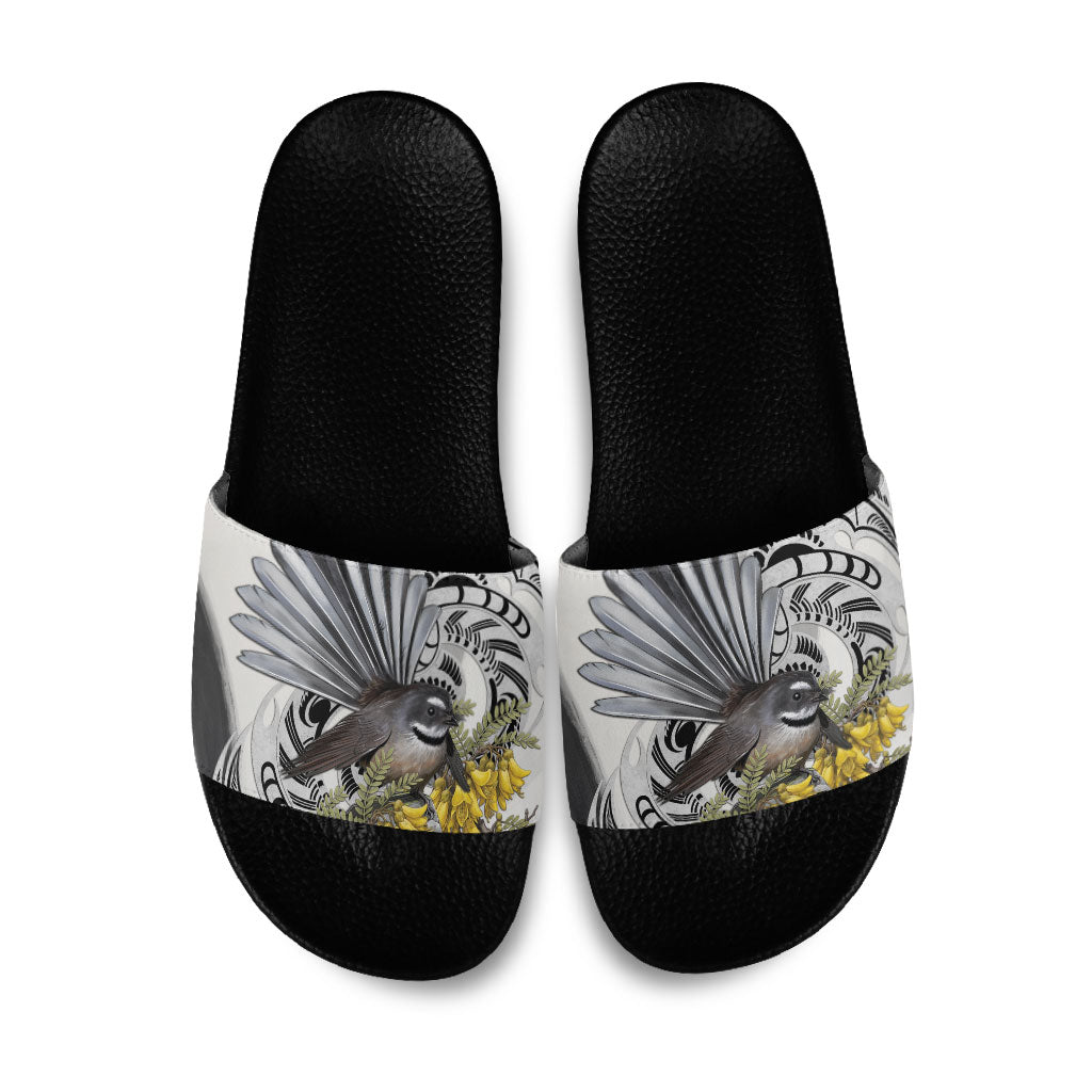 New Zealand Fantail Bird Slide Sandals Maori Piwakawaka Kowhai Maori Pattern LT22 Grey - Polynesian Pride