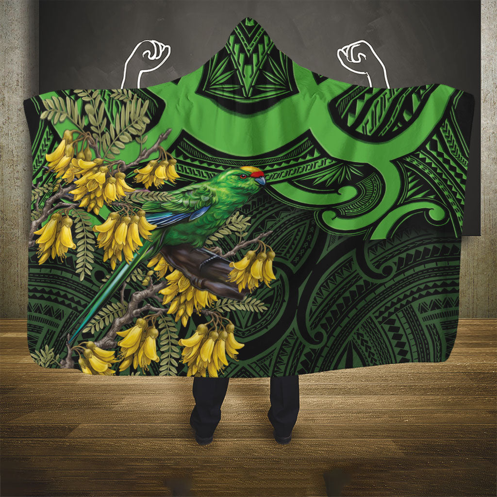 New Zealand Parakeet Bird Hooded Blanket Maori Kakariki Kowhai Maori Pattern LT22 - Polynesian Pride