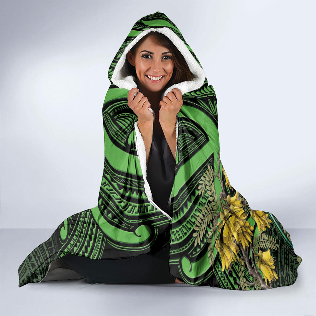 New Zealand Parakeet Bird Hooded Blanket Maori Kakariki Kowhai Maori Pattern LT22 - Polynesian Pride