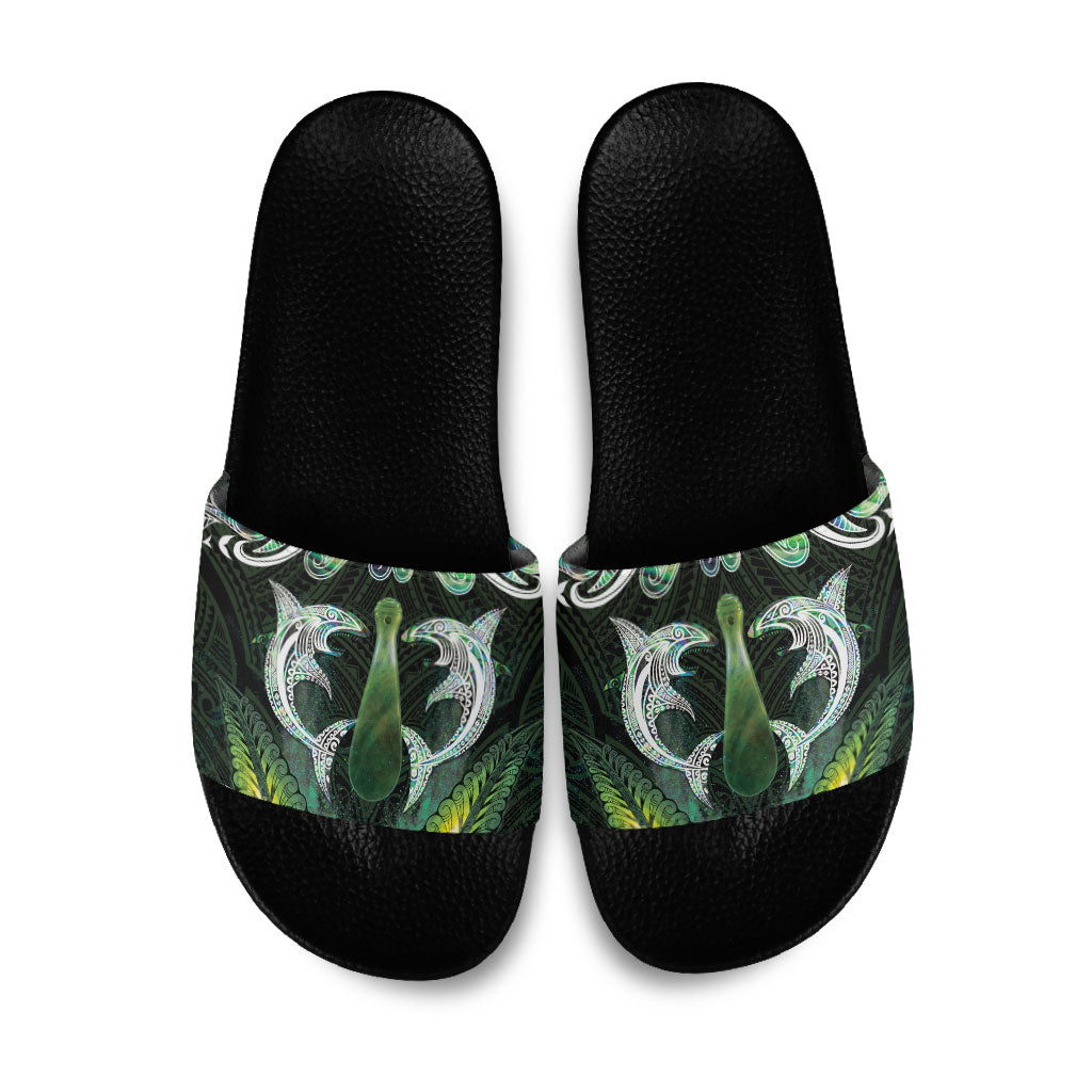 New Zealand Mere Pounamu Weapon Slide Sandals Aotearoa Mango Paua Shell Maori Pattern LT22 Green - Polynesian Pride