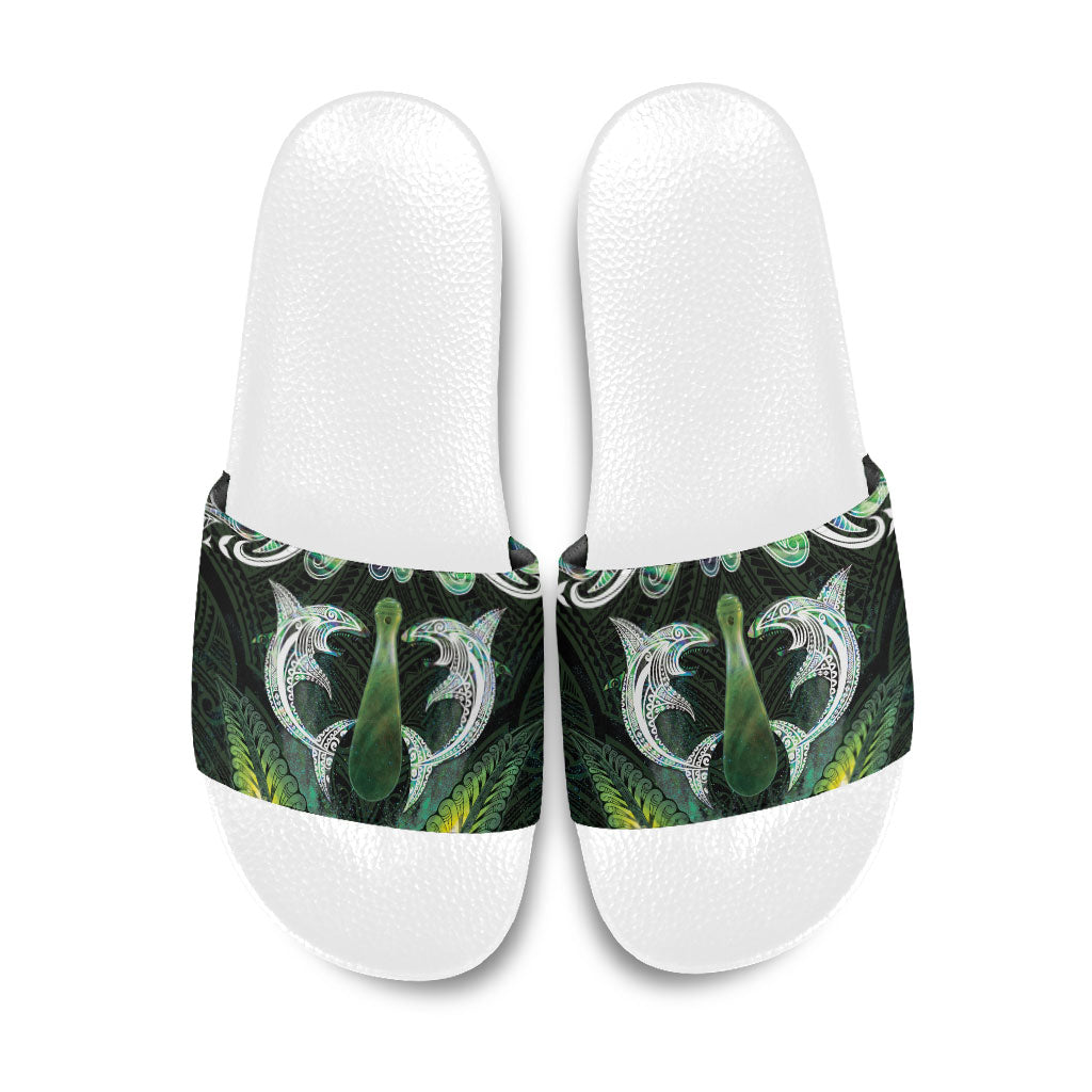 New Zealand Mere Pounamu Weapon Slide Sandals Aotearoa Mango Paua Shell Maori Pattern LT22 Green - Polynesian Pride