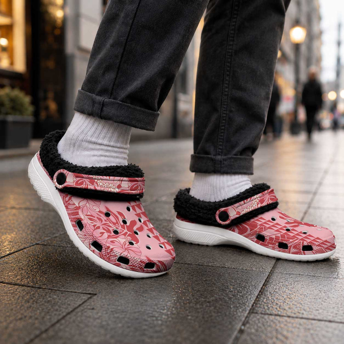 Red Hibiscus Monstera Seamless Kakau Hawaii Fleece Clogs