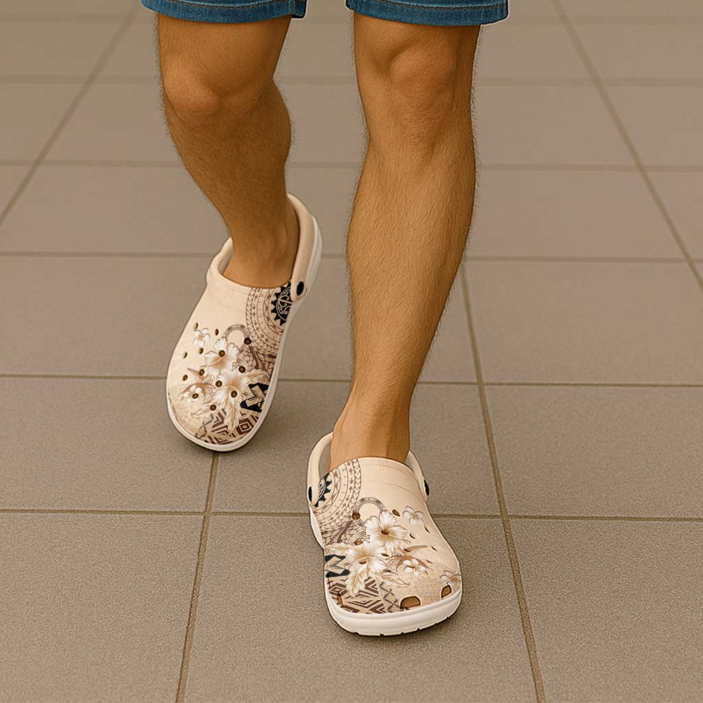 Samoa Siapo Pattern With Beige Hibiscus Clogs Shoes LT05 - Polynesian Pride