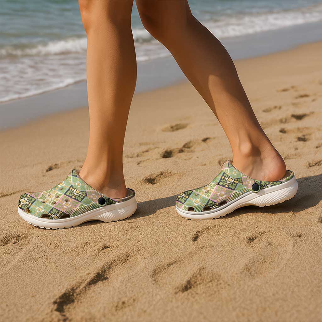 Seamless Pattern Puakenikeni and Kalo Clogs Shoes LT9 - Polynesian Pride