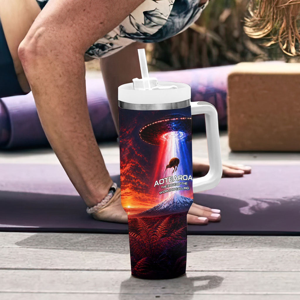 New Zealand Aotearoa Kiwi UFO Tumbler With Handle Sci-Fi Galaxy Sunset Sky Tower And Mountain TS04 - Polynesian Pride