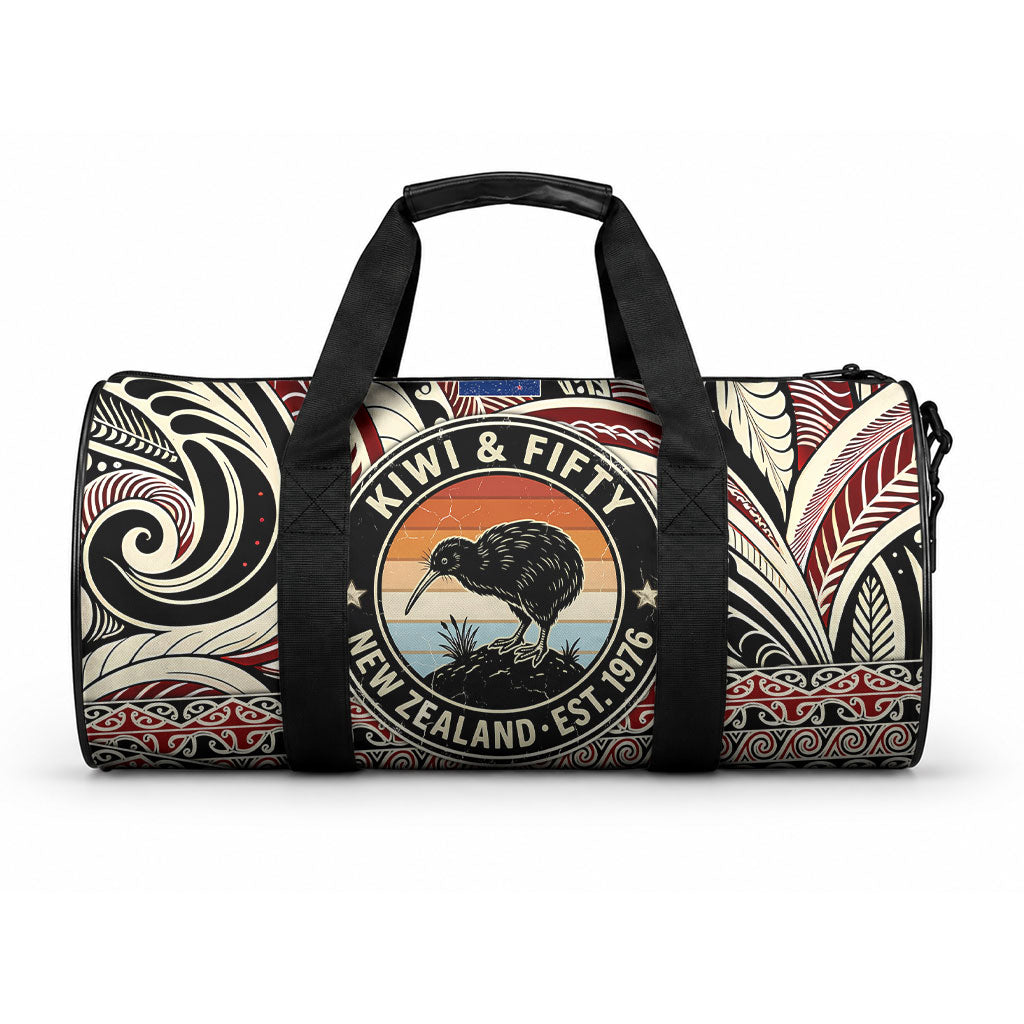 New Zealand 50th Birthday Kiwi Duffle Bag Vintage Est 1976 Kiwi Sunset Maori TS04 One size Red Beige - Polynesian Pride