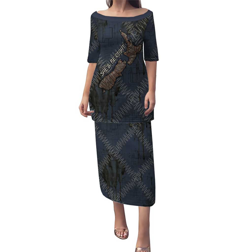 New Zealand She’ll Be Right Puletasi NZ Slang No. 8 Wire Map Pattern TS04 Long Dress Navy Slate - Polynesian Pride