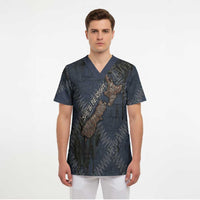 New Zealand She’ll Be Right Scrub Top NZ Slang No. 8 Wire Map Pattern TS04 - Polynesian Pride