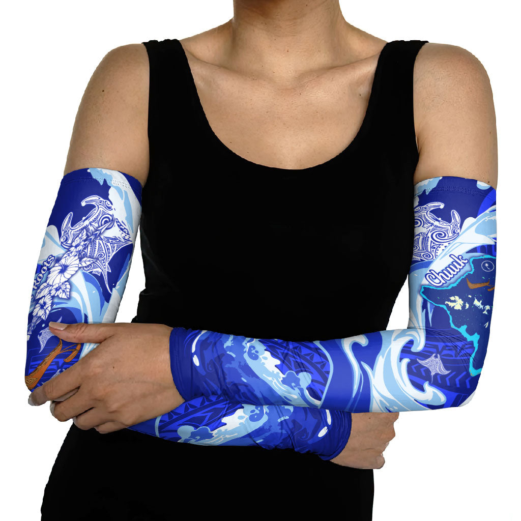 Chuuk Micronesian Roots Arm Sleeves Polynesian Tribal Pattern Hibiscus Flower And Stingray Art TS04 - Polynesian Pride