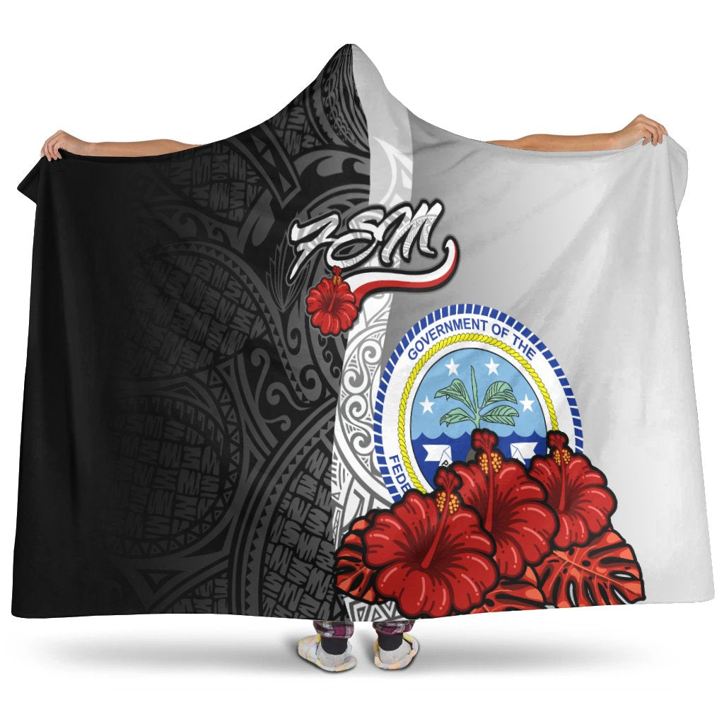 Federated States Of Micronesia Polynesian Hooded Blanket - Coat Of Arm With Hibiscus White Hooded Blanket White - Polynesian Pride